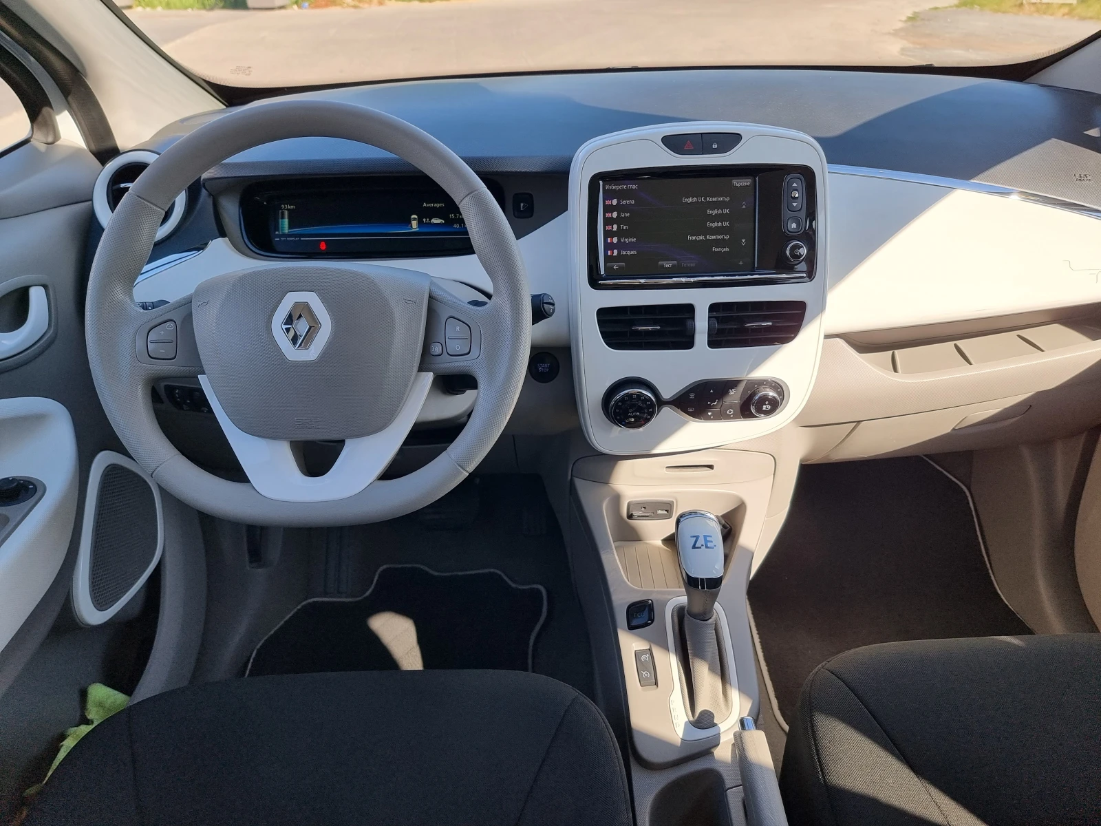 Renault Zoe R240, снимка 12 - Автомобили и джипове - 54723480