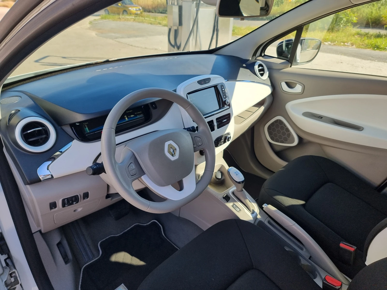 Renault Zoe R240, снимка 10 - Автомобили и джипове - 54723480
