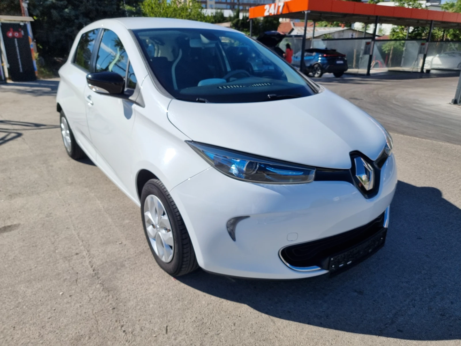 Renault Zoe R240, снимка 2 - Автомобили и джипове - 54723480