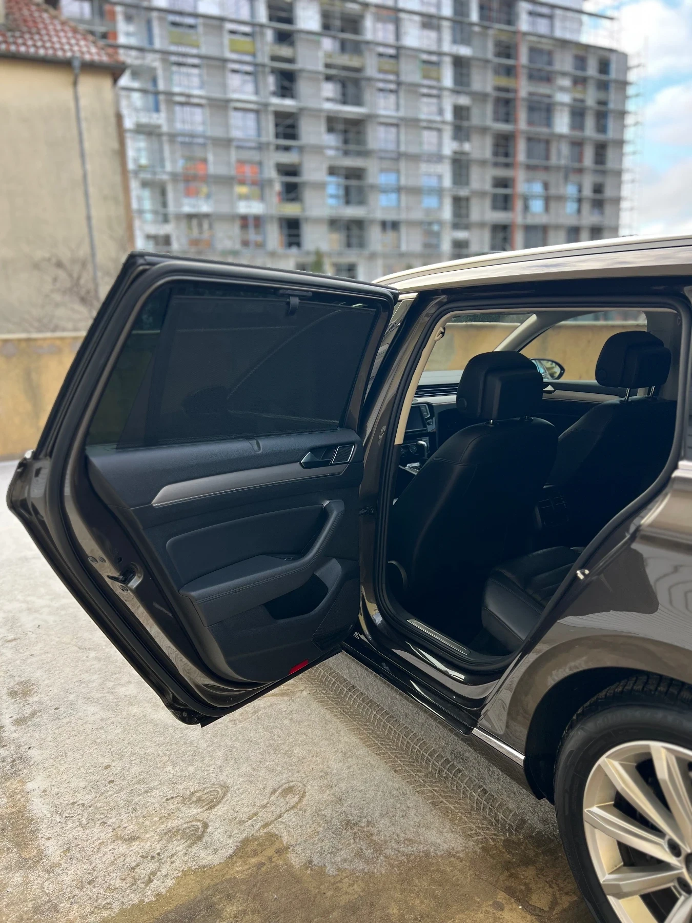 VW Passat 2.0BiTDI 4Motion, снимка 9 - Автомобили и джипове - 54735477