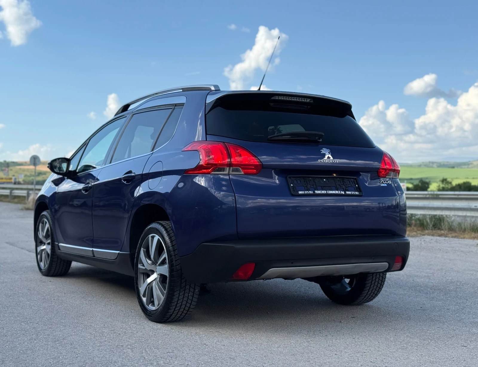 Peugeot 2008 1.6-EHDI-ALLURE-134.000km-ORIGINAL-NEW-TOP-NAVI, снимка 4 - Автомобили и джипове - 54741294