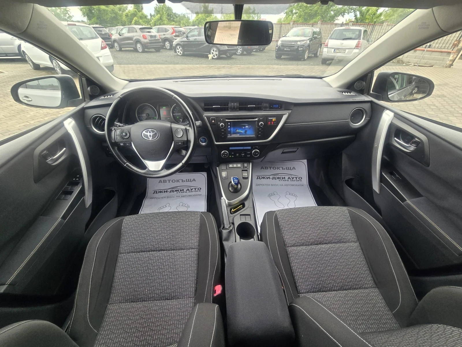 Toyota Auris 1.8i HYBRIDA , снимка 8 - Автомобили и джипове - 54886622