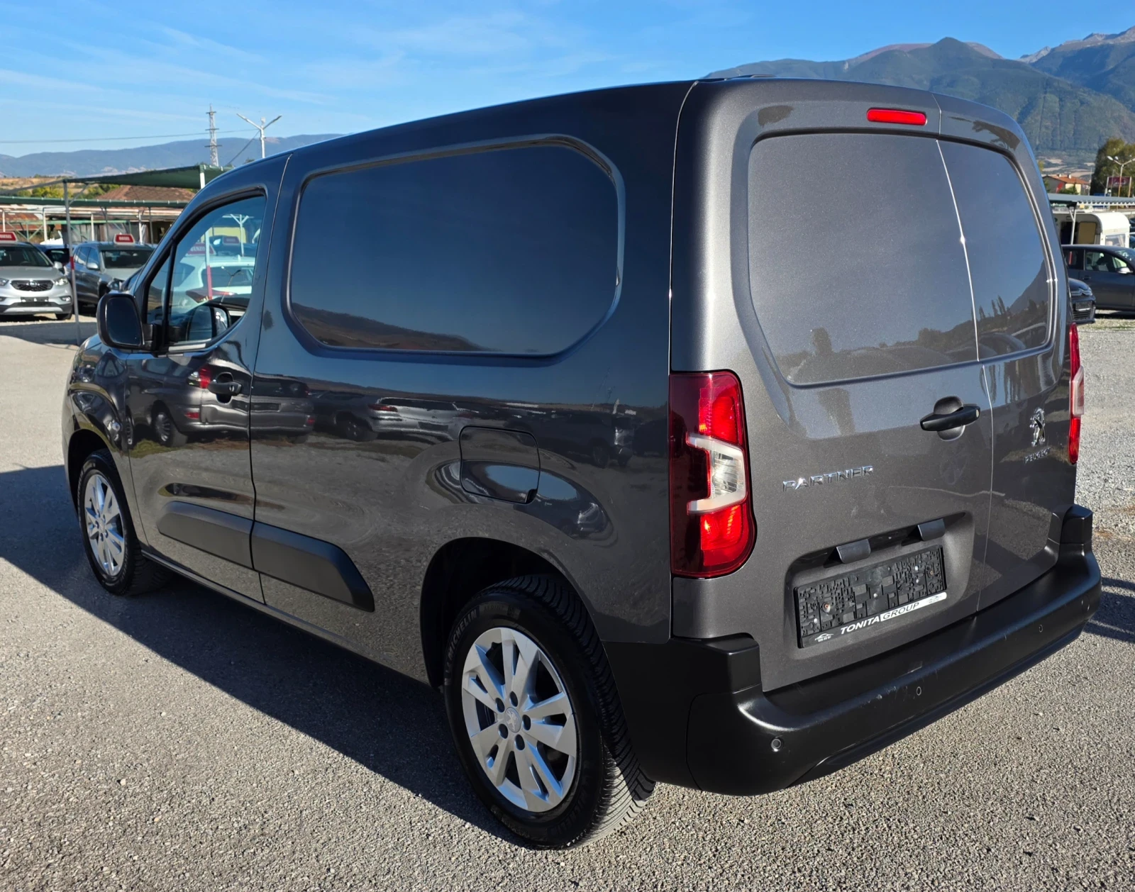 Peugeot Partner 1.5 BLUE-HDI , снимка 4 - Автомобили и джипове - 56338546
