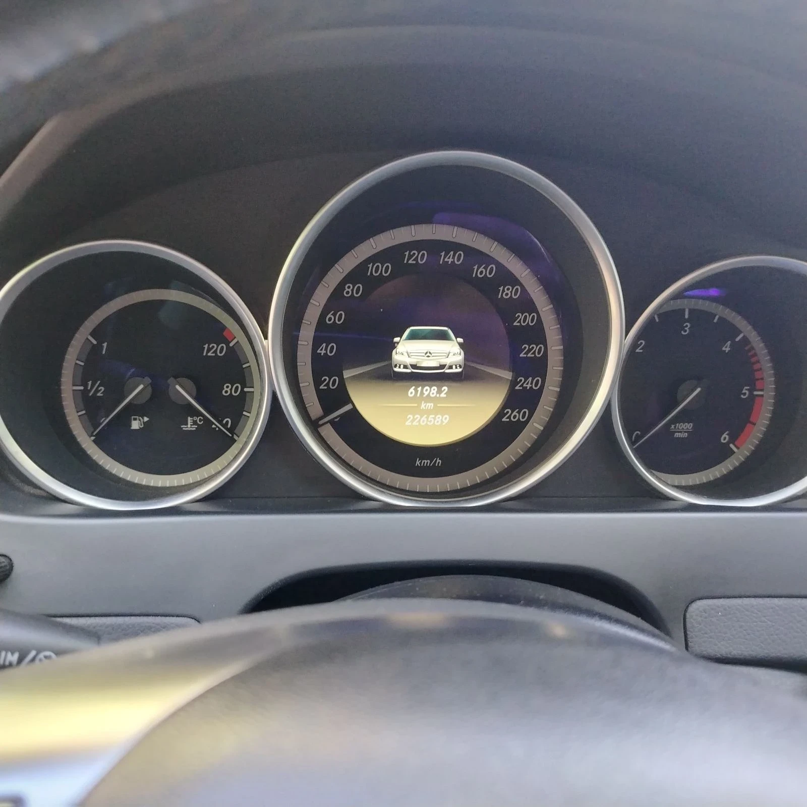 Mercedes-Benz C 220, снимка 5 - Автомобили и джипове - 56348022