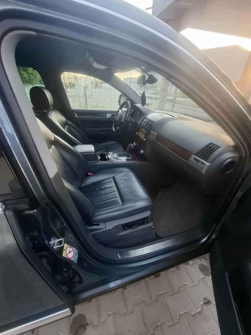 VW Touareg 5.0 TDI, снимка 7 - Автомобили и джипове - 52285716