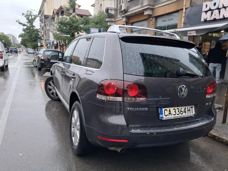 VW Touareg, снимка 6 - Автомобили и джипове - 52144014