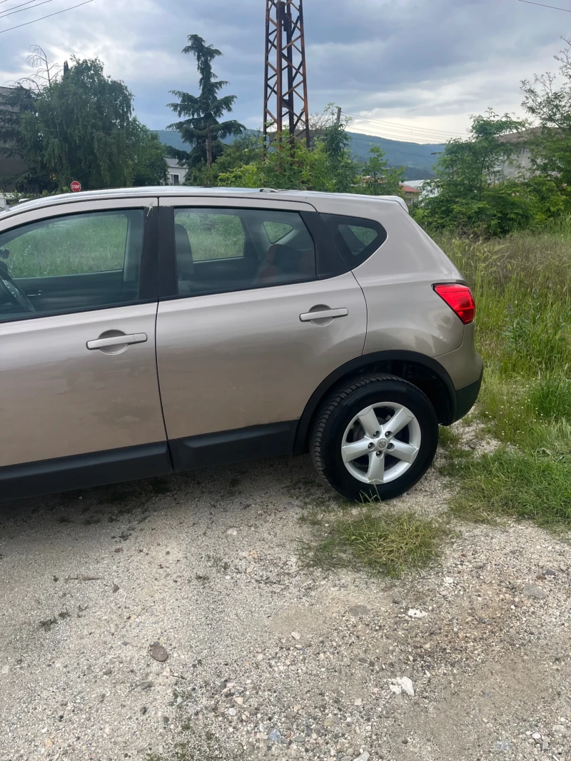 Nissan Qashqai 2.0, снимка 4 - Автомобили и джипове - 52439620