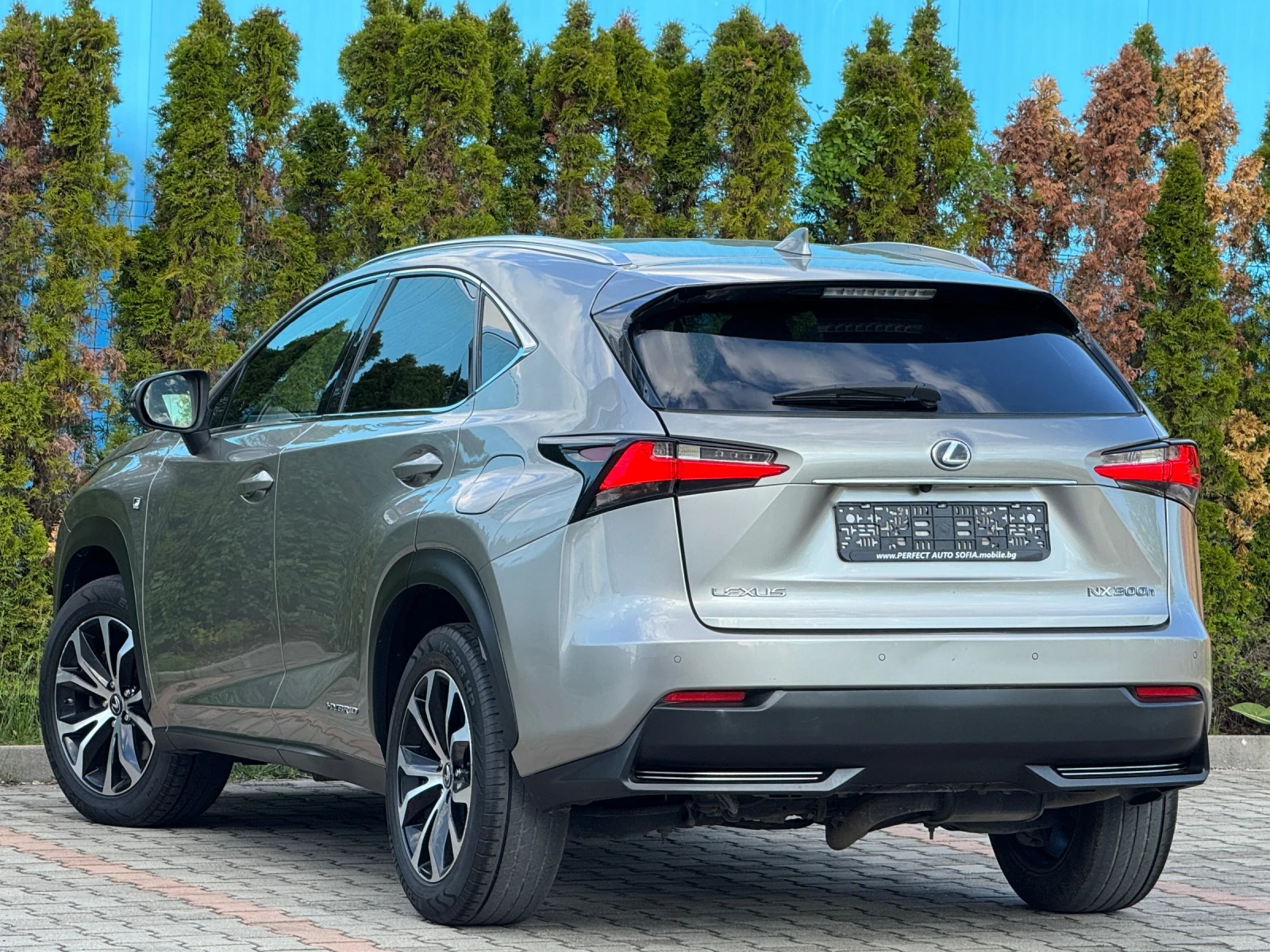 Lexus NX 300h 2.5-HYBRID-F-SPORT-KEYLESS-ПОДГРЕВ-КАМЕРА-153Х.КМ - изображение 3