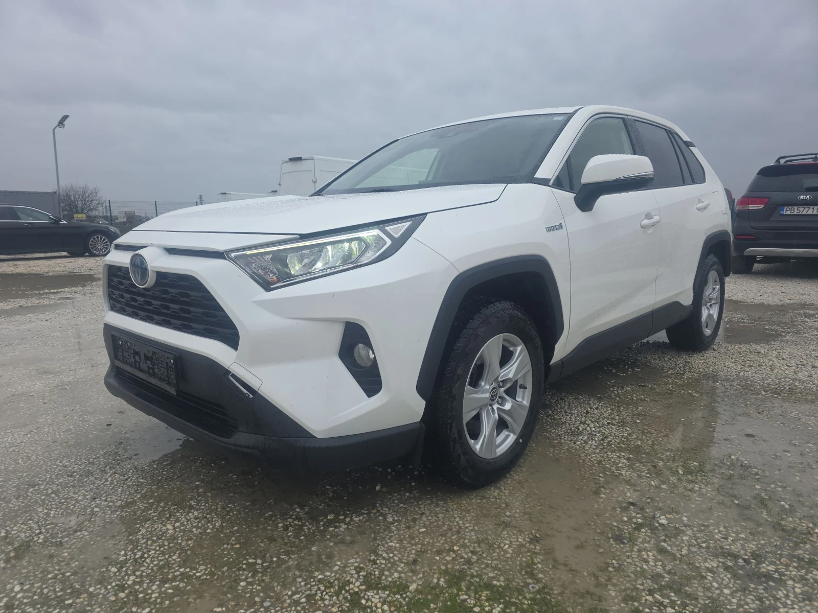 Toyota Rav4 2.5Hibrid 4x4  - изображение 3