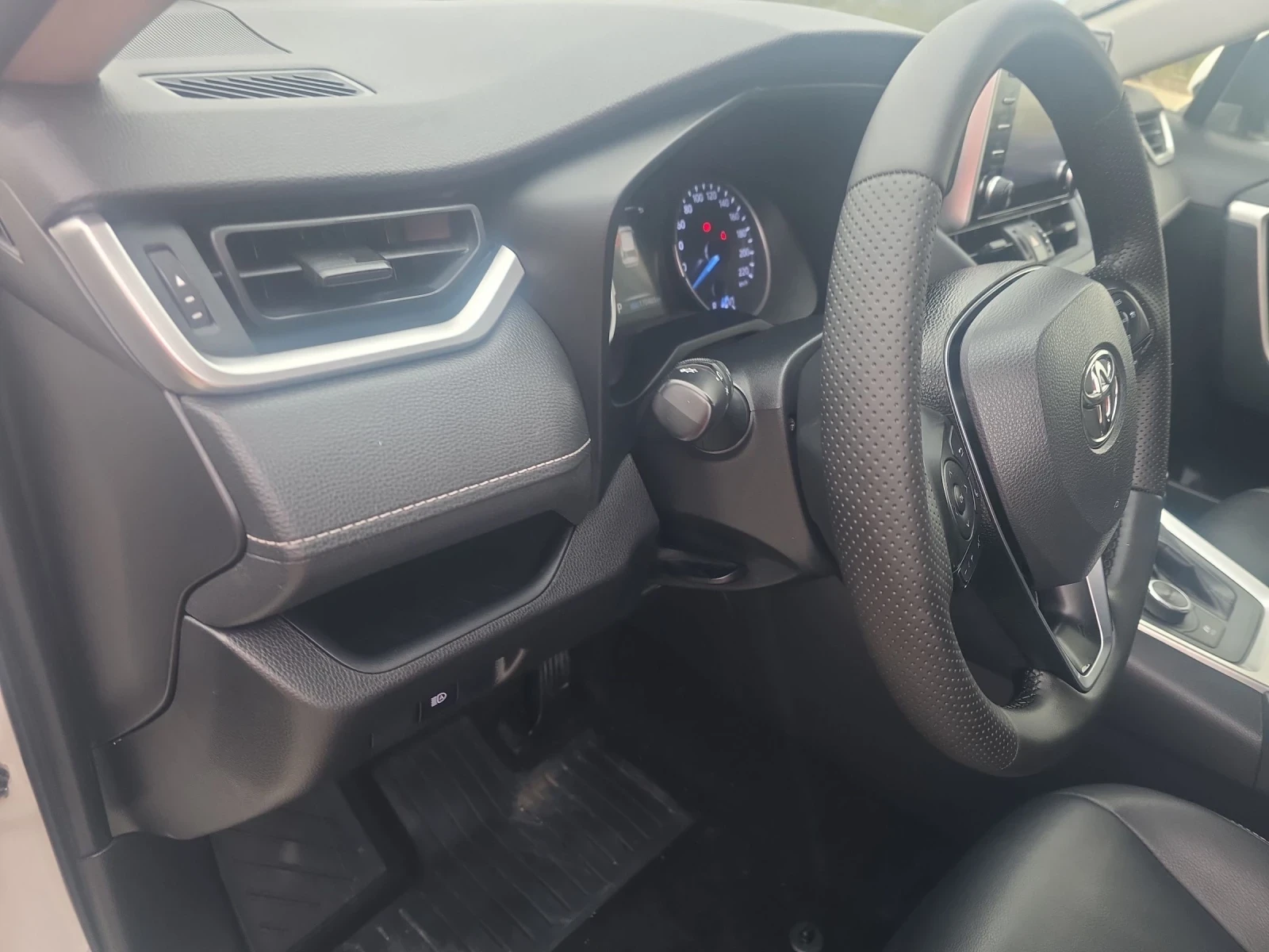 Toyota Rav4 2.5Hibrid 4x4  - изображение 9