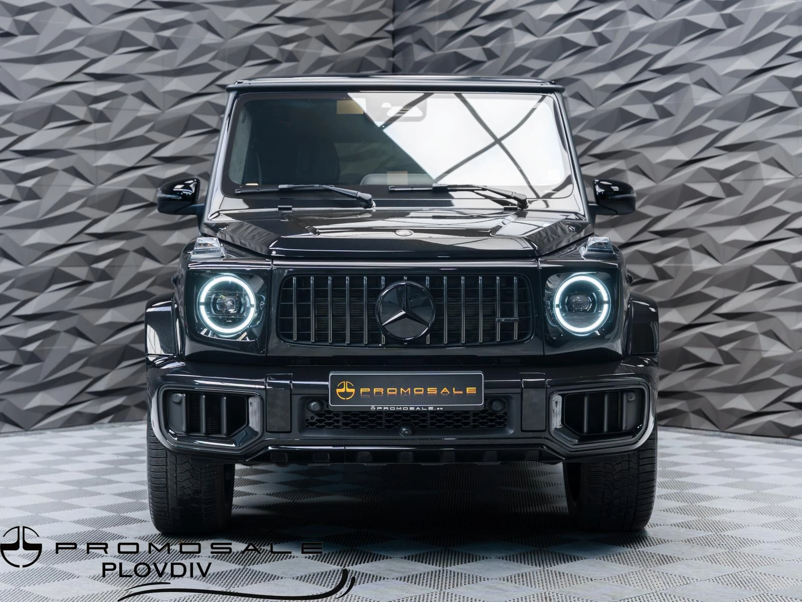 Mercedes-Benz G 63 AMG AKRAPOVIC* STARLIGHT* BURM* 360 CAMERA* CARBON* PA, снимка 2 - Автомобили и джипове - 53923644