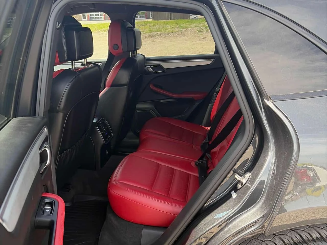 Porsche Macan * GTS * CARFAX * ЦЕНА ДО БГ, снимка 10 - Автомобили и джипове - 54809947