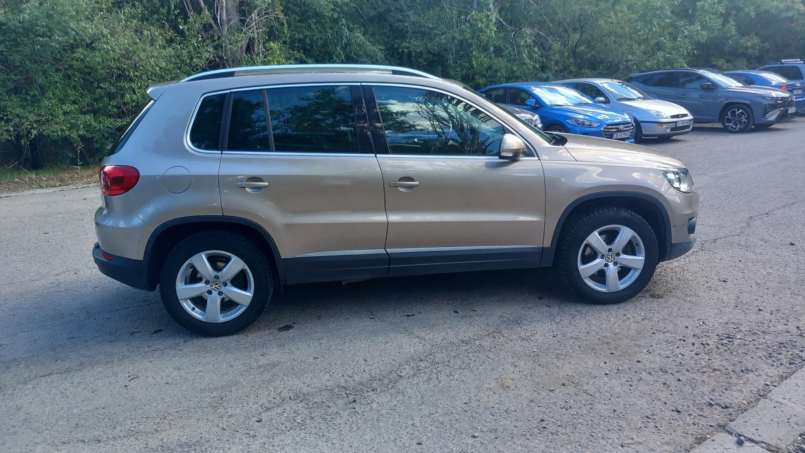 VW Tiguan 2.0 TDI 4MOTION, снимка 4 - Автомобили и джипове - 55951763