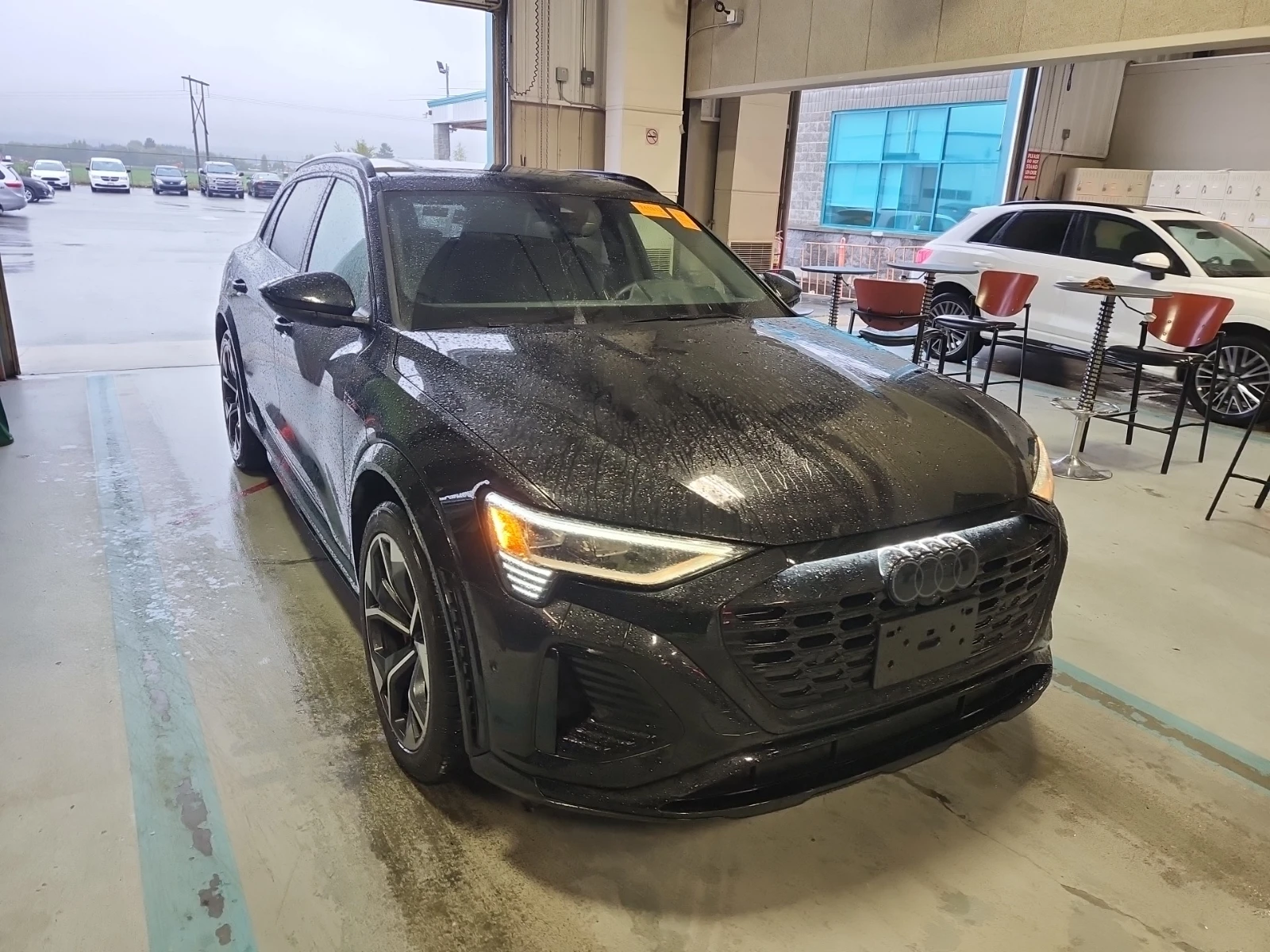 Audi SQ8 e-tron QUATTRO, снимка 15 - Автомобили и джипове - 56422413