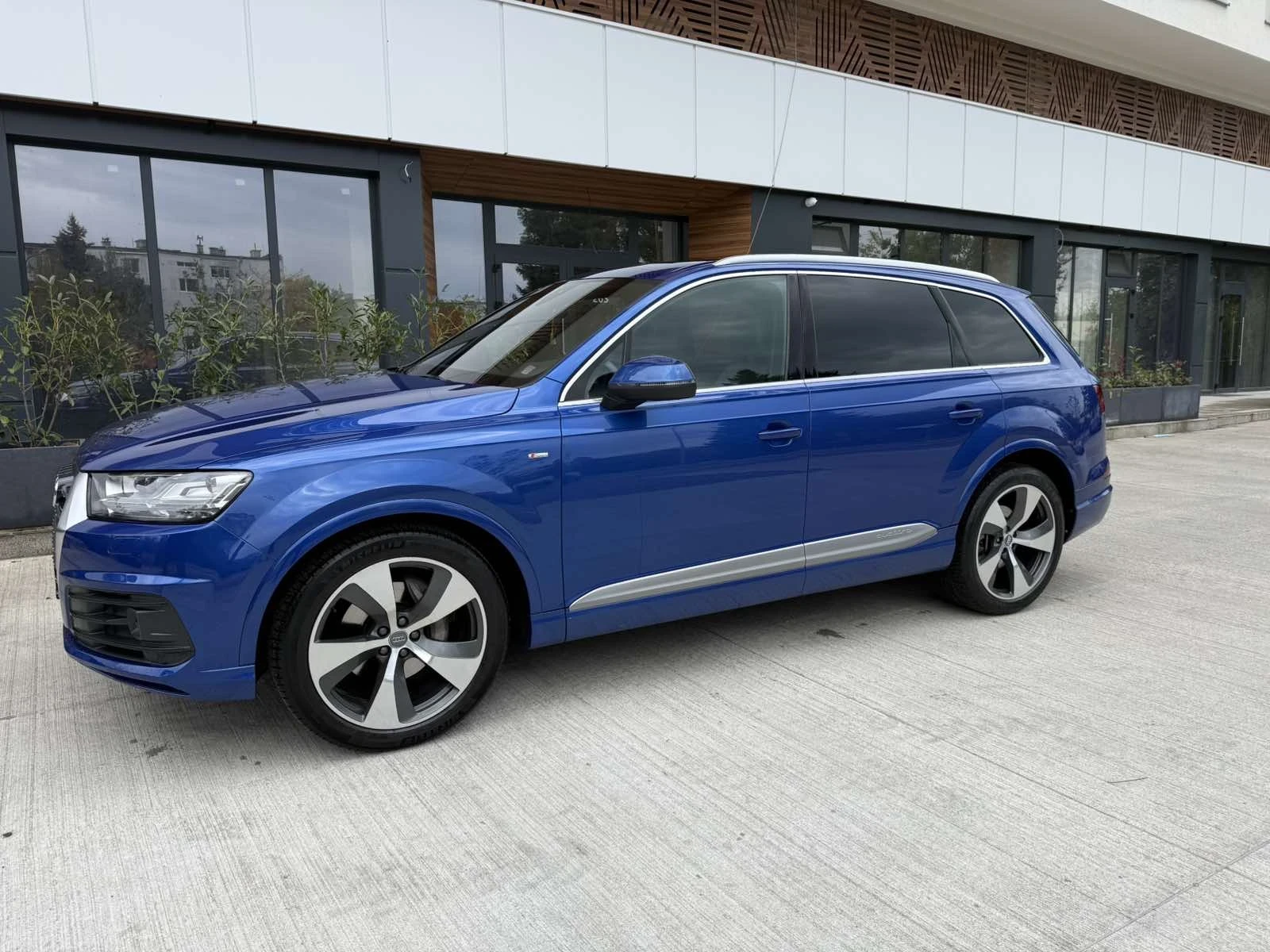 Audi Q7 S line