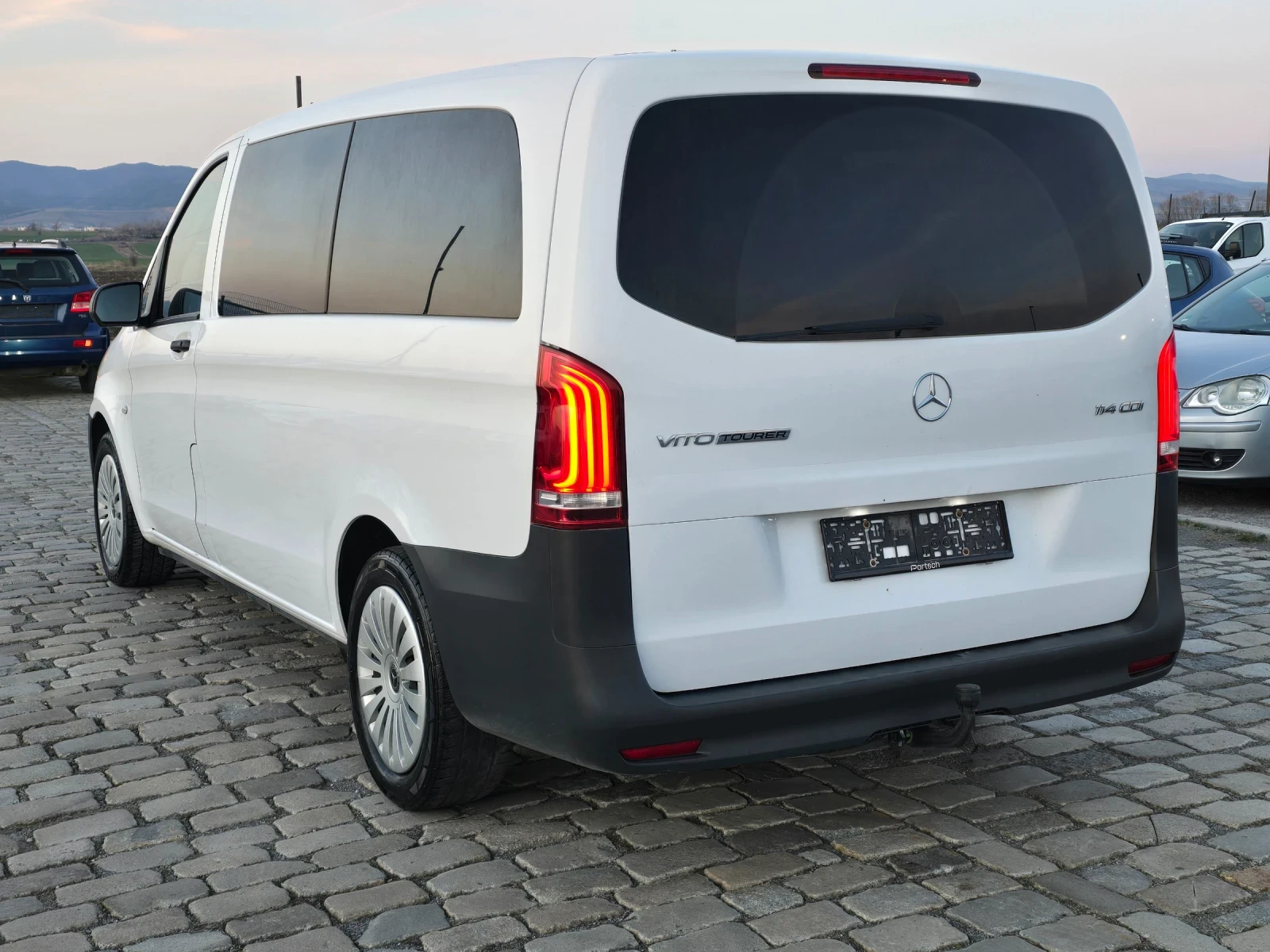 Mercedes-Benz Vito 2.0D 136кс 8 места 2022 година, снимка 8 - Бусове и автобуси - 53830761