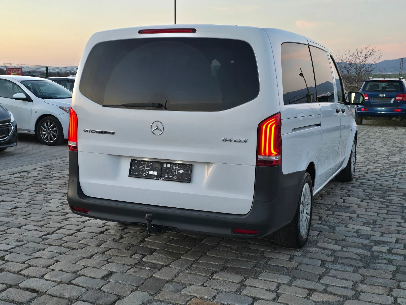 Mercedes-Benz Vito 2.0D 136кс 8 места 2022 година, снимка 6 - Бусове и автобуси - 53830761