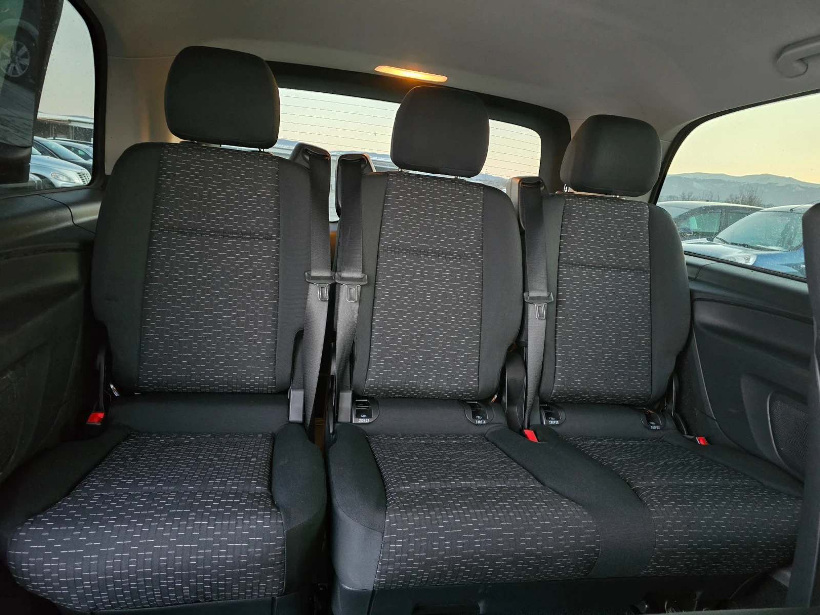 Mercedes-Benz Vito 2.0D 136кс 8 места 2022 година, снимка 17 - Бусове и автобуси - 53830761