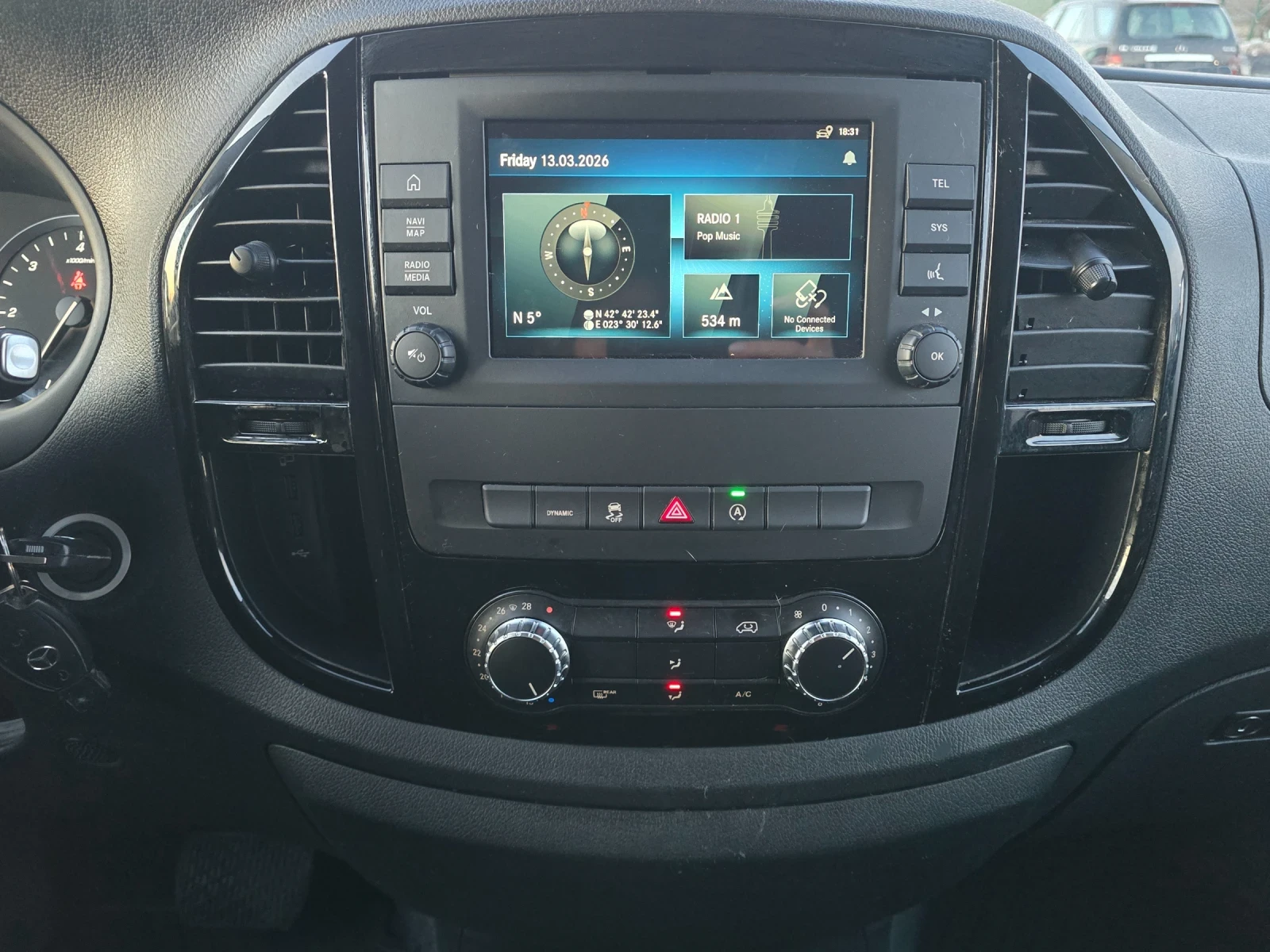 Mercedes-Benz Vito 2.0D 136кс 8 места 2022 година, снимка 14 - Бусове и автобуси - 53830761