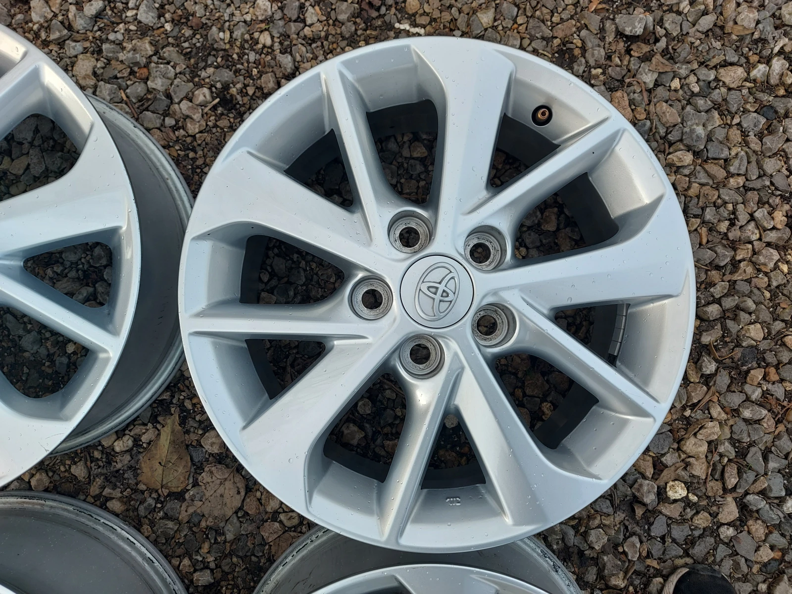 ������ �� Toyota Auris | Mobile.bg � ����������� 4