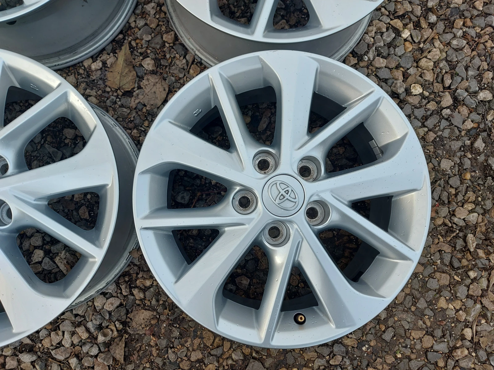 ������ �� Toyota Auris | Mobile.bg � ����������� 2