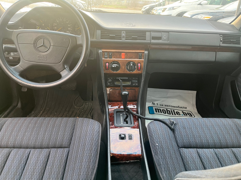 Mercedes-Benz 124 2.5 ДИЗЕЛ -АВТОМАТ, снимка 4 - Автомобили и джипове - 44697335