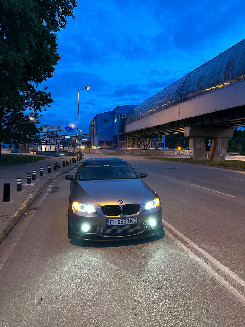 BMW 330, снимка 1 - Автомобили и джипове - 45565664