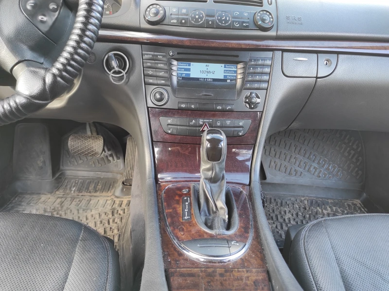 Mercedes-Benz E 200 E 200 ГАЗ, АВТОМАТ, снимка 15 - Автомобили и джипове - 47241069