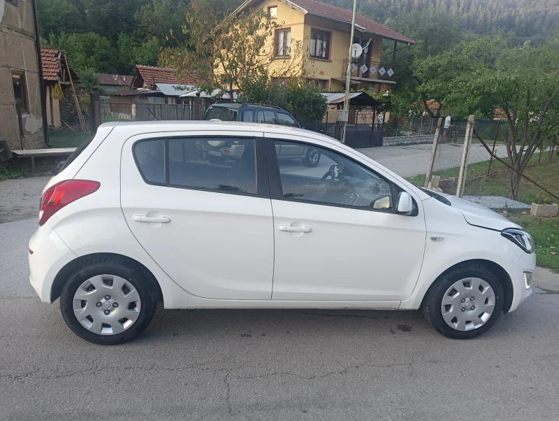 Hyundai I20 1.25, снимка 12 - Автомобили и джипове - 47273049