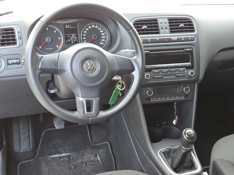 VW Polo 1.6TDI / Обслужено / Евро 5В, снимка 9 - Автомобили и джипове - 47369540