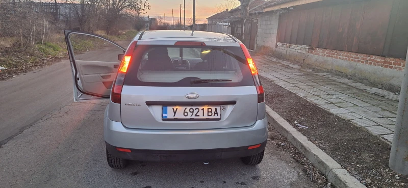 Ford Fiesta 1242, снимка 12 - Автомобили и джипове - 48604134