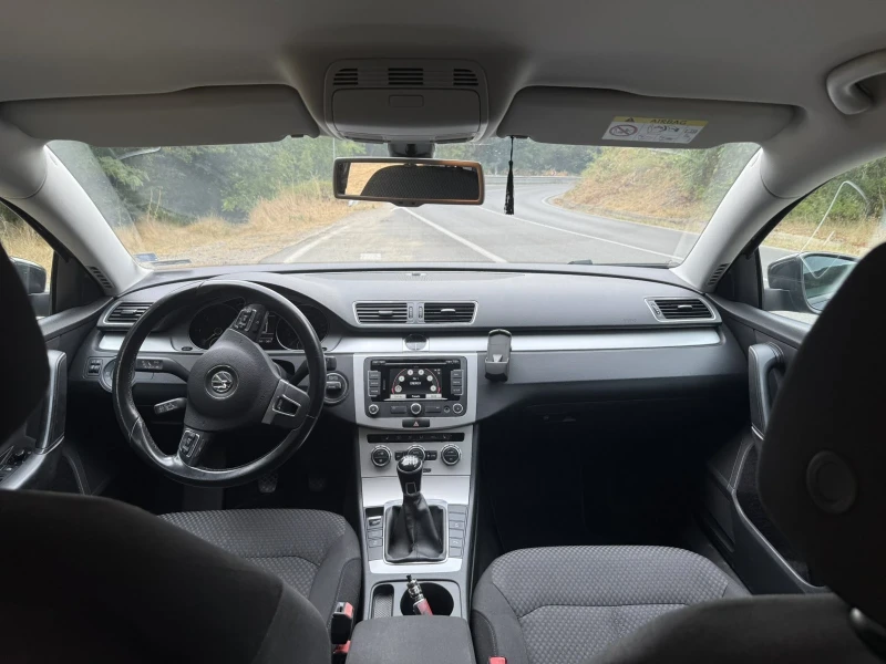 VW Passat 2.0 TDI, снимка 10 - Автомобили и джипове - 51053329