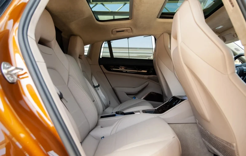 Porsche Panamera 4.0 V8 E-Hybrid , снимка 11 - Автомобили и джипове - 51601111