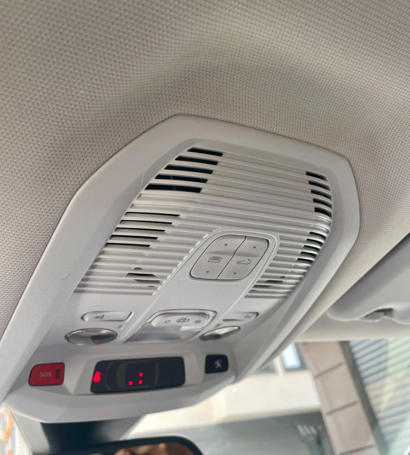 Peugeot 3008  1.2 PureTech Blue Lease Premium , снимка 15 - Автомобили и джипове - 52337985