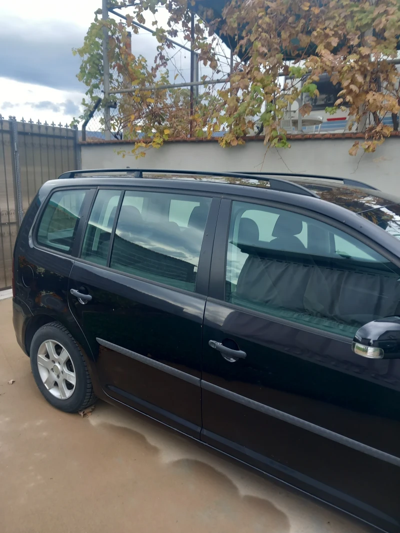 VW Touran 7места, снимка 4 - Автомобили и джипове - 52514079