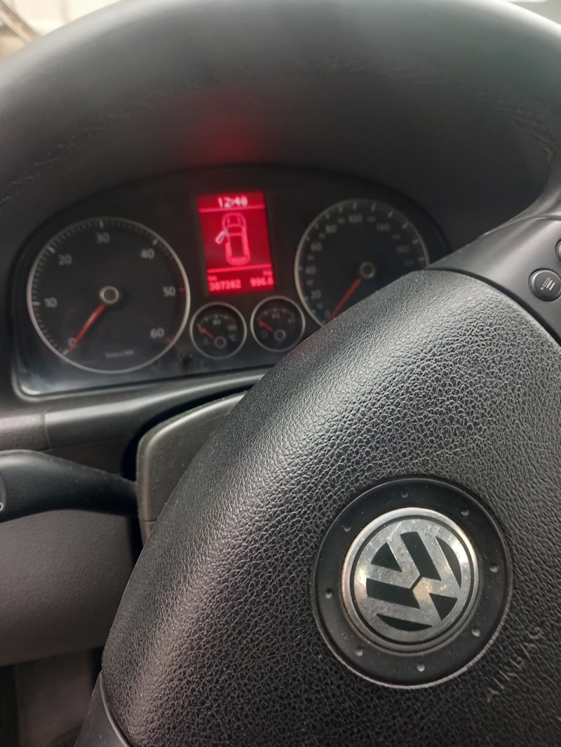 VW Touran 7места, снимка 3 - Автомобили и джипове - 52514079