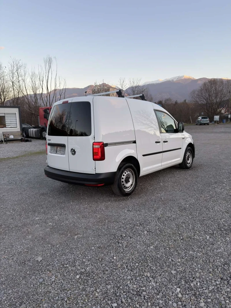 VW Caddy 115х КМ ! РЕАЛНИ ! Тарга! Перфектна! Нови ГУМИ!, снимка 6 - Автомобили и джипове - 52772940
