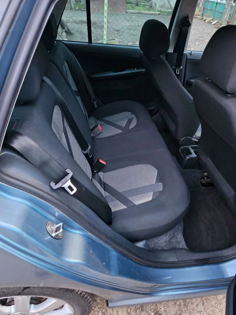 Skoda Fabia, снимка 9 - Автомобили и джипове - 53236343