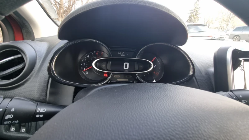 Renault Clio, снимка 10 - Автомобили и джипове - 53428556