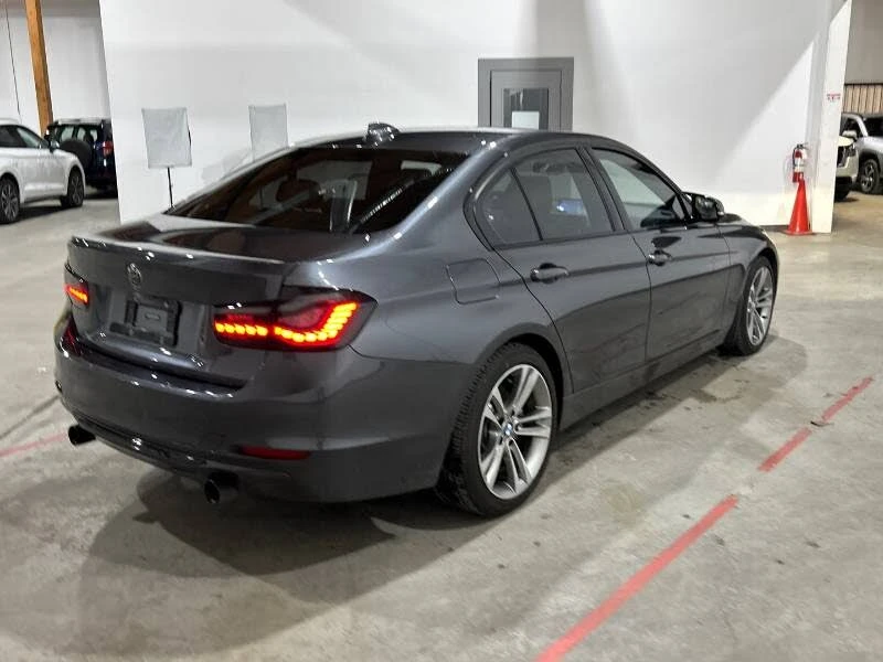 BMW 335 xDrive* АвтоКредит* (ЦЕНА ДО БГ), снимка 13 - Автомобили и джипове - 53756930