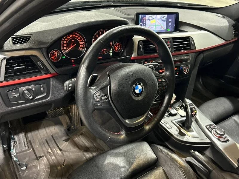 BMW 335 xDrive* АвтоКредит* (ЦЕНА ДО БГ), снимка 5 - Автомобили и джипове - 53756930