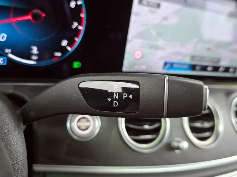 Mercedes-Benz E 250 Avantgarde, снимка 9 - Автомобили и джипове - 56093313
