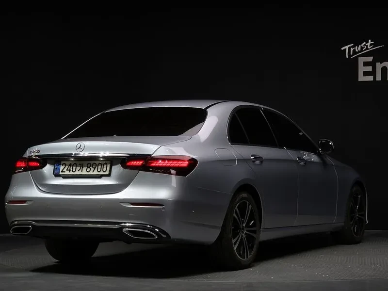 Mercedes-Benz E 250 Avantgarde, снимка 2 - Автомобили и джипове - 56093313
