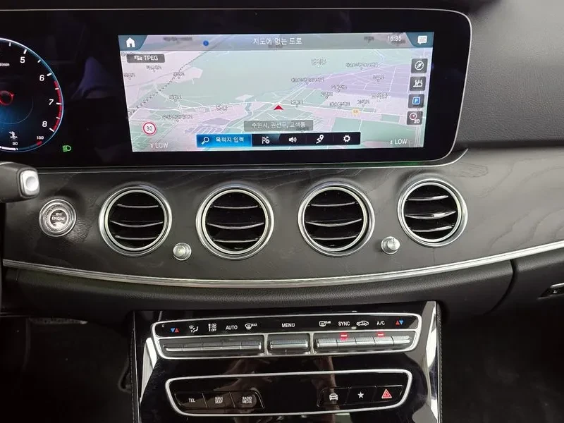 Mercedes-Benz E 250 Avantgarde, снимка 14 - Автомобили и джипове - 56093313