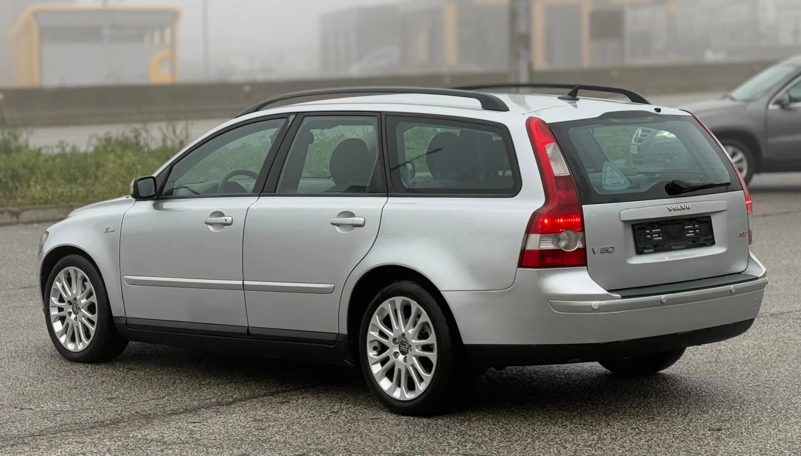 Volvo V50 2.0D 136к.с * Климатроник*  - изображение 4