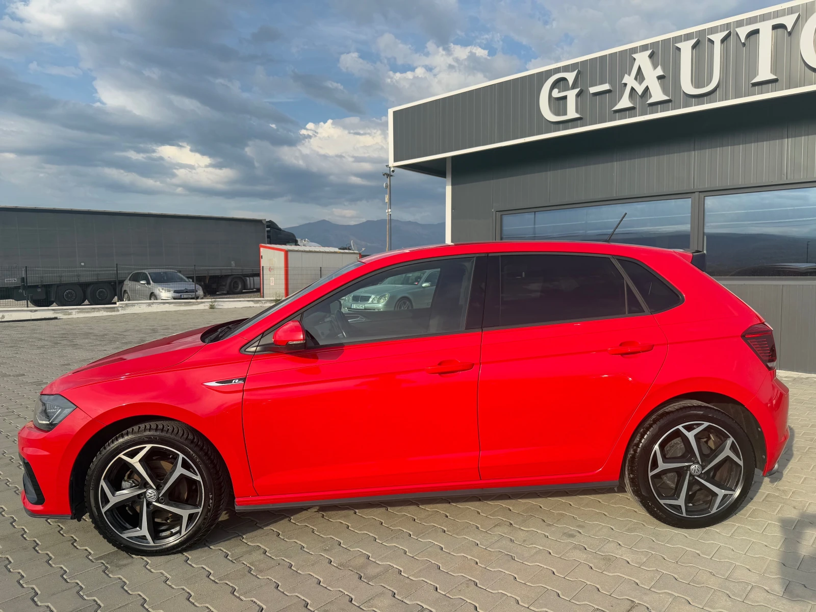 VW Polo 1.6 TDI R line 95 ks Собствен лизинг !!!  - изображение 8