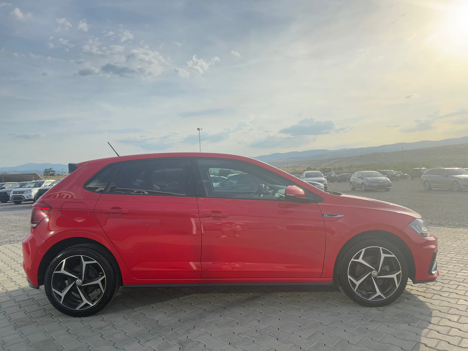 VW Polo 1.6 TDI R line 95 ks Собствен лизинг !!!  - изображение 4
