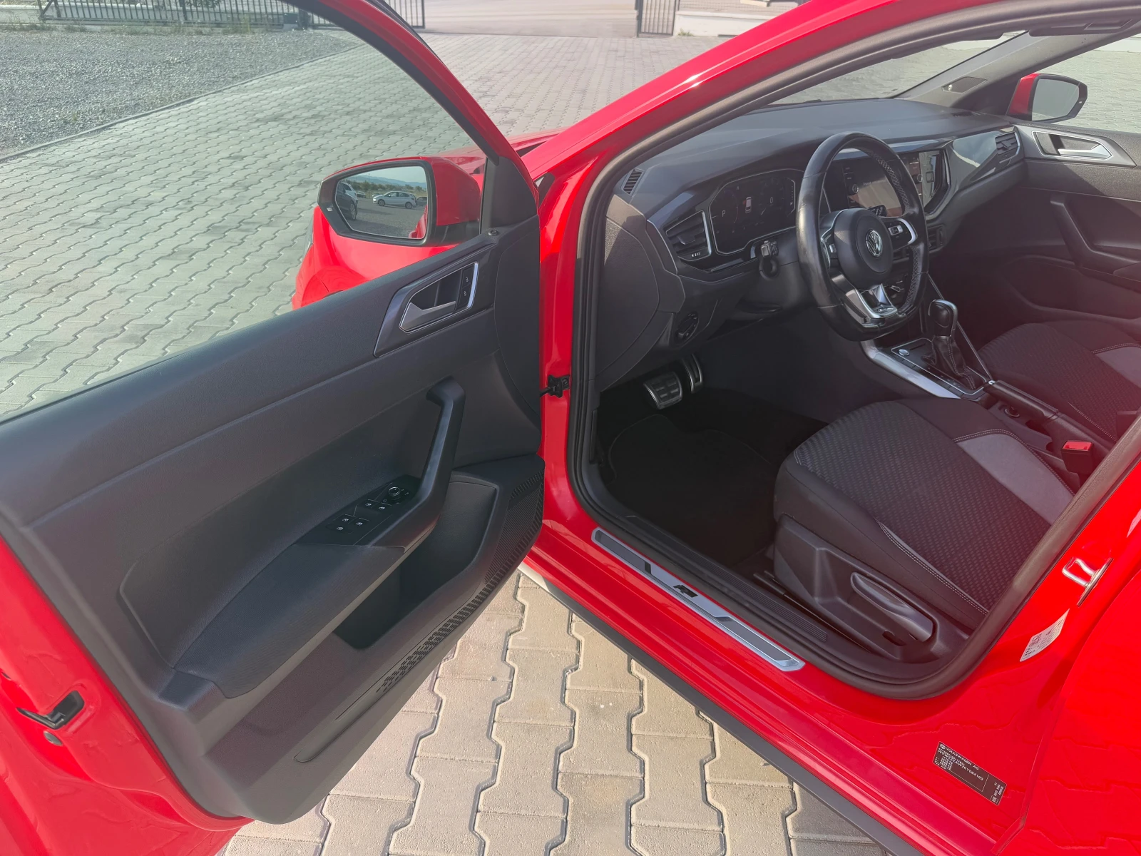 VW Polo 1.6 TDI R line 95 ks Собствен лизинг !!!  - изображение 9