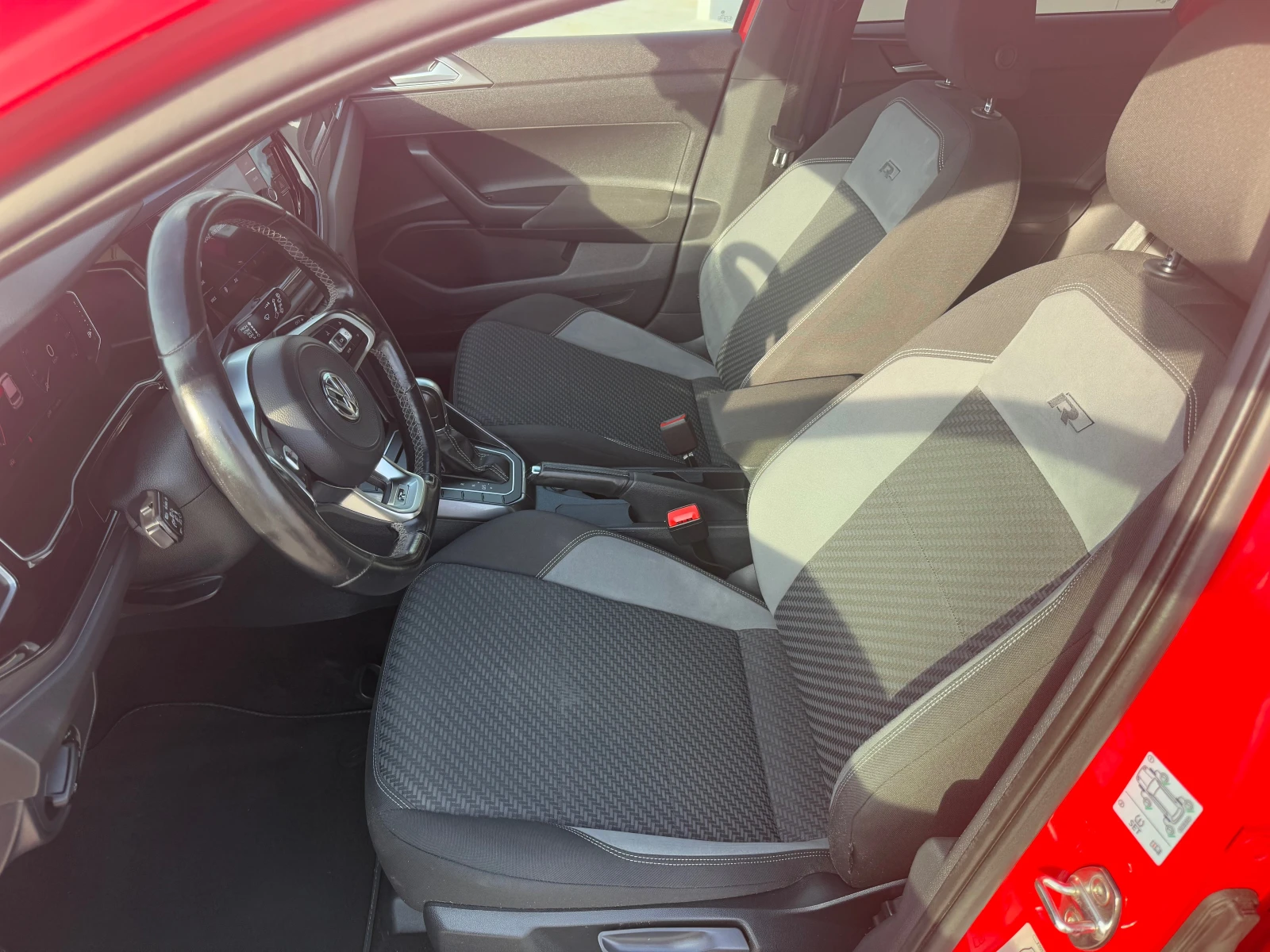 VW Polo 1.6 TDI R line 95 ks Собствен лизинг !!!  - изображение 10