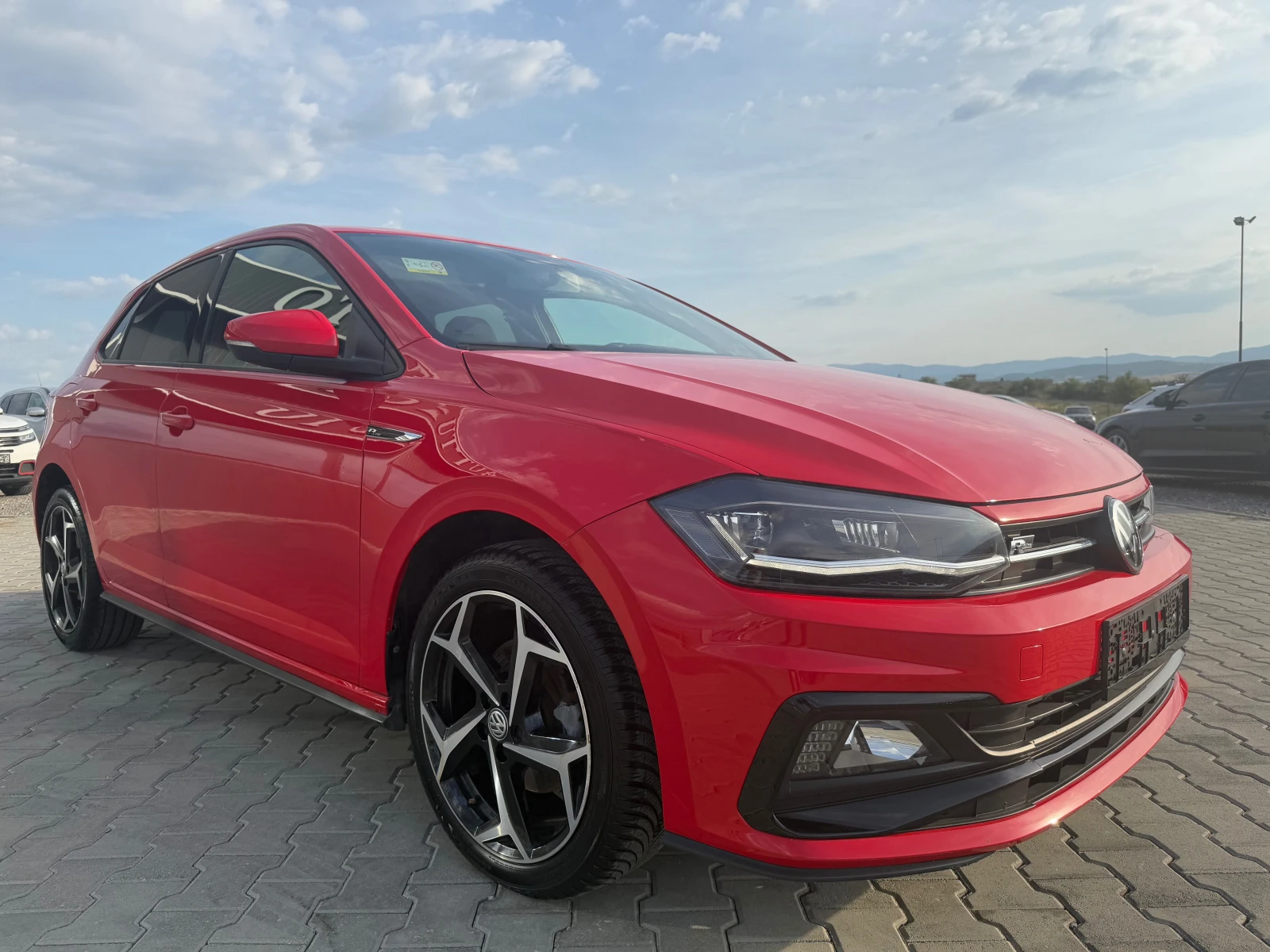 VW Polo 1.6 TDI R line 95 ks Собствен лизинг !!!  - изображение 3